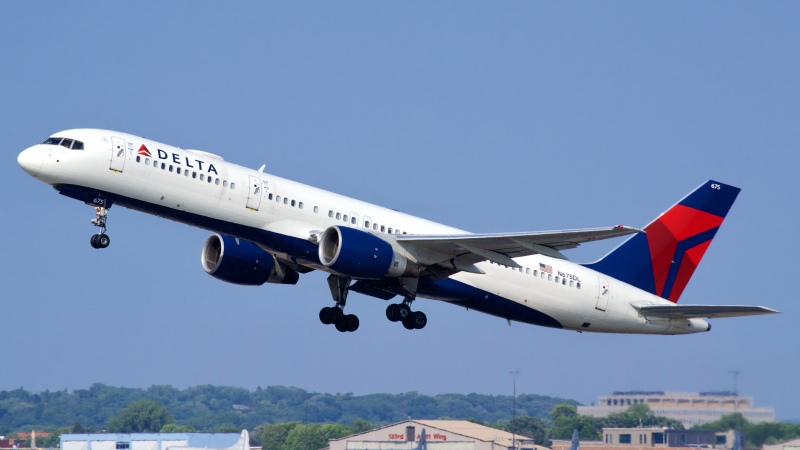 Photo of N675DL - Delta Airlines Boeing 757-200 at MSP on AeroXplorer Aviation Database