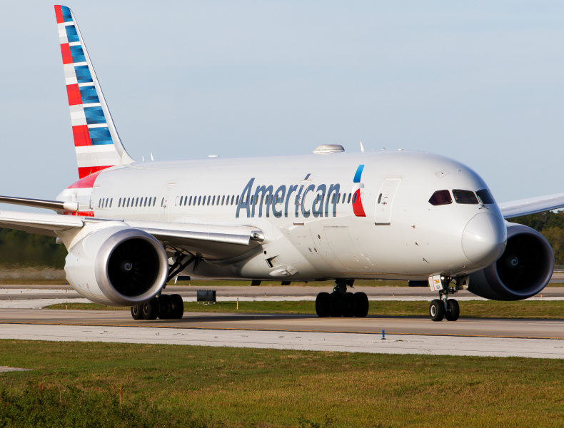 Photo of N872AN - American Airlines Boeing 787-8 at MCO on AeroXplorer Aviation Database