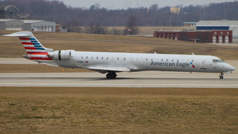 Photo of N589NN - American Eagle Mitsubishi CRJ-900 at CVG on AeroXplorer Aviation Database