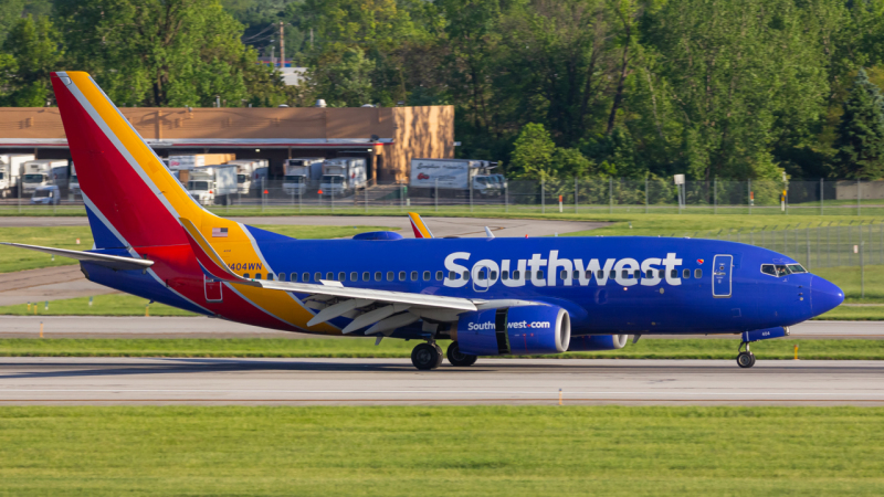 Photo of N404WN - Southwest Airlines Boeing 737-700 at CMH on AeroXplorer Aviation Database