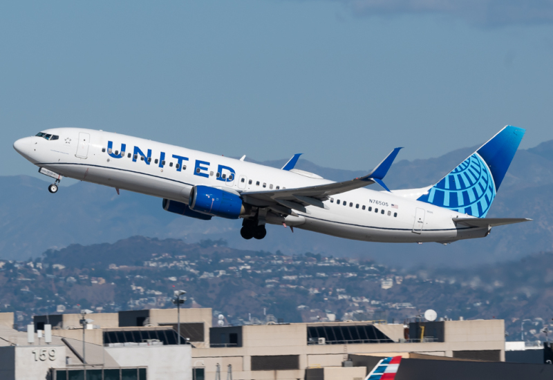 Photo of N76505 - United Airlines Boeing 737-800 at LAX on AeroXplorer Aviation Database