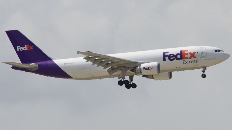 Photo of N689FE - FedEx Airbus A300F-600 at IAH on AeroXplorer Aviation Database
