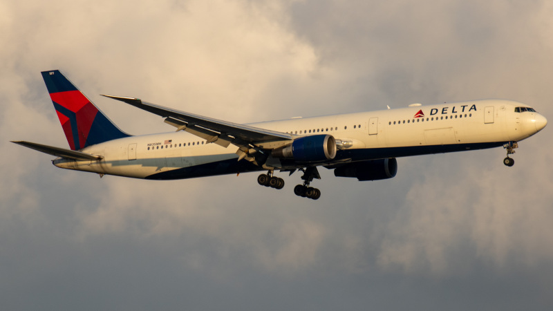 Photo of N835MH - Delta Airlines Boeing 767-400ER at IND on AeroXplorer Aviation Database