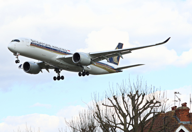 Photo of 9V-SMN - Singapore Airlines Airbus A350-900 at LHR on AeroXplorer Aviation Database