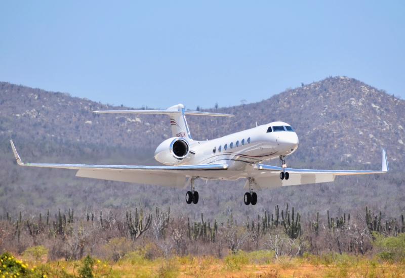 Photo of N665JN - PRIVATE Gulfstream G550 at CSL on AeroXplorer Aviation Database