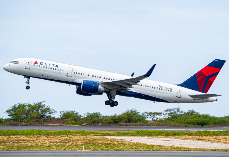 Photo of N541US - Delta Airlines Boeing 757-200 at HNL on AeroXplorer Aviation Database