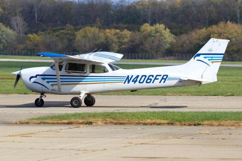 Photo of N406FR - PRIVATE  Cessna 172 at LUK on AeroXplorer Aviation Database