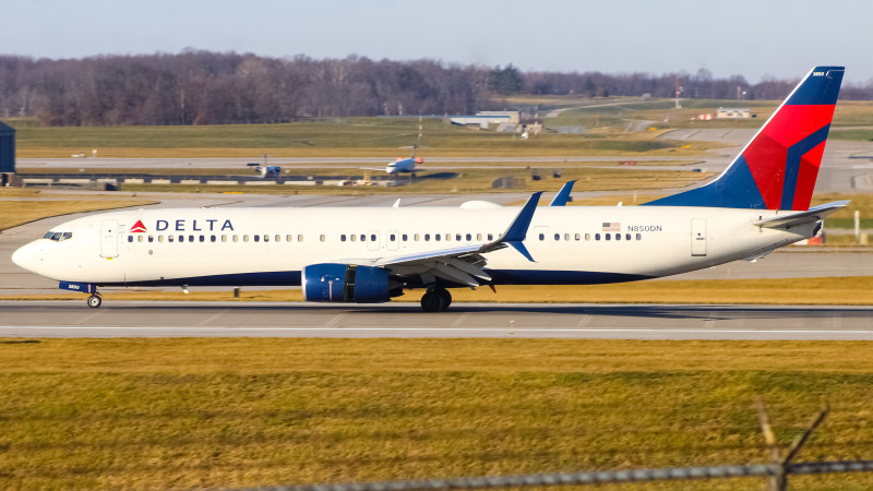 Photo of N850DN - Delta Airlines Boeing 737-900 at CVG on AeroXplorer Aviation Database