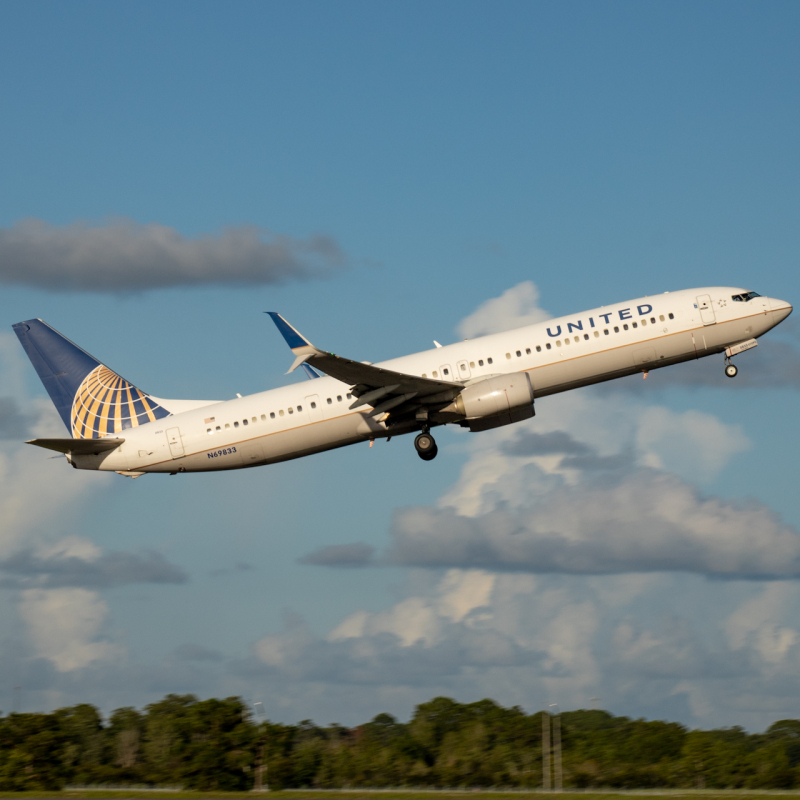 Photo of N69833 - United Airlines Boeing 737-900ER at MCO on AeroXplorer Aviation Database