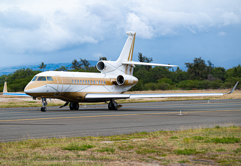 Photo of N110BE - PRIVATE Dassault Falcon 7X at HNL on AeroXplorer Aviation Database