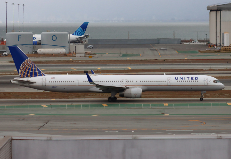 Photo of N57857 - United Airlines Boeing 757-300 at SFO on AeroXplorer Aviation Database