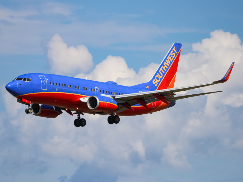 Photo of N754SW - Southwest Airlines Boeing 737-700 at BWI on AeroXplorer Aviation Database