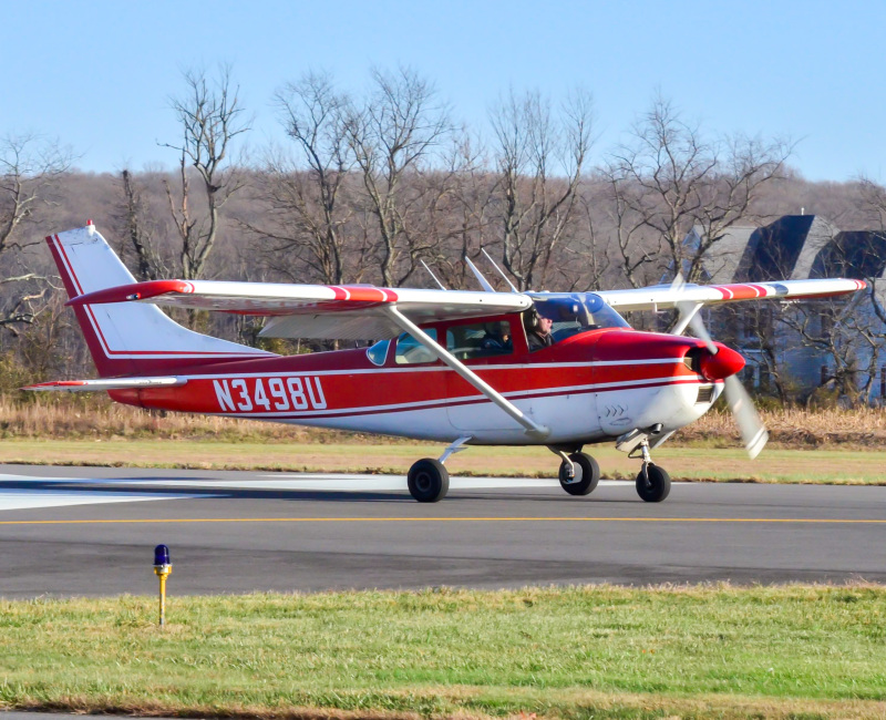 Photo of N3498U - private  Cessna 172 at n40 on AeroXplorer Aviation Database