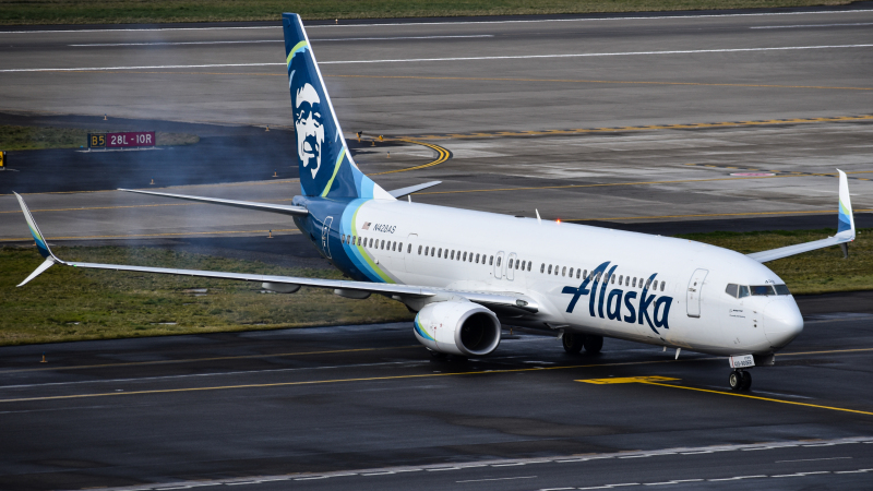 Photo of N428AS - Alaska Airlines Boeing 737-900ER at PDX on AeroXplorer Aviation Database