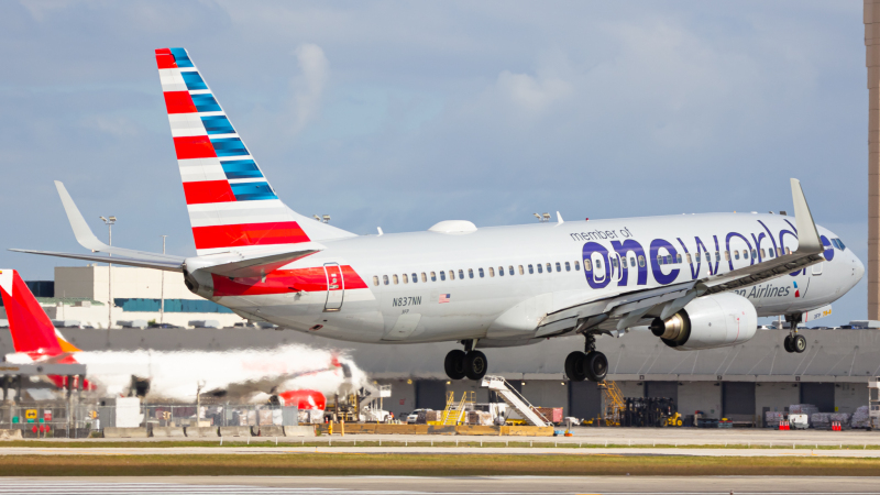 Photo of N837NN - American Airlines Boeing 737-800 at MIA on AeroXplorer Aviation Database