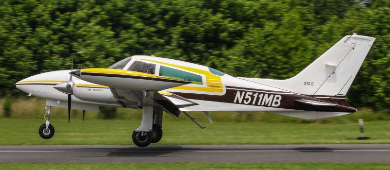 Photo of N511MB - PRIVATE Cessna 310 at 17N on AeroXplorer Aviation Database