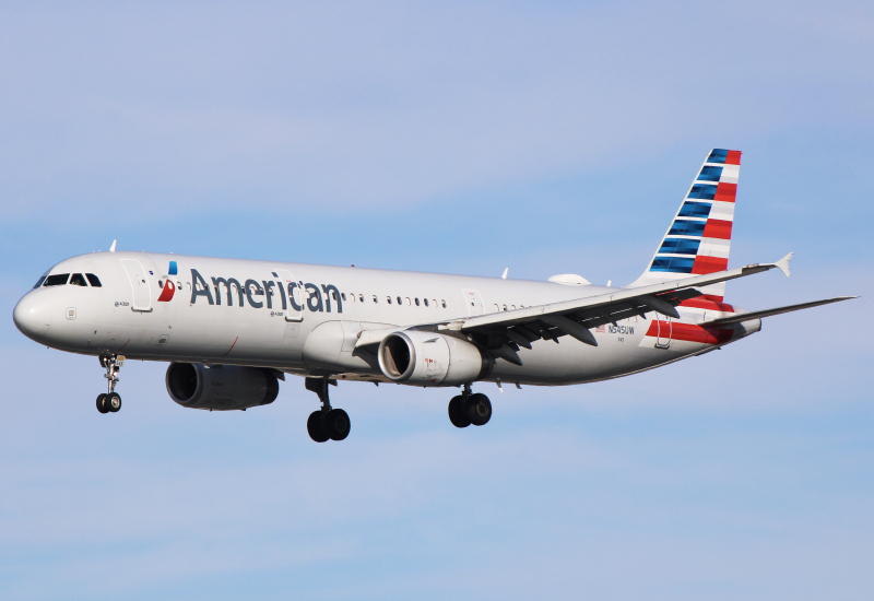 Photo of N545UW - American Airlines Airbus A321-200 at SAN on AeroXplorer Aviation Database