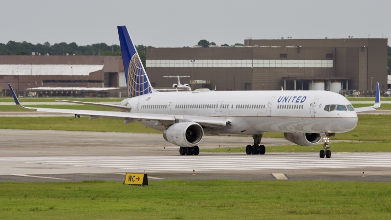 Photo of N56859 - United Airlines Boeing 757-300 at IAH on AeroXplorer Aviation Database