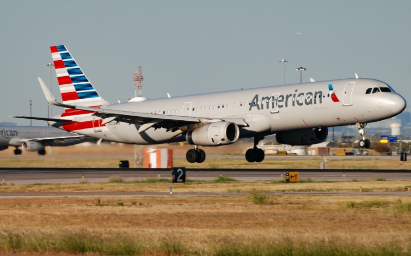 Photo of N128AN - American Airlines Airbus A321-200 at DFW on AeroXplorer Aviation Database