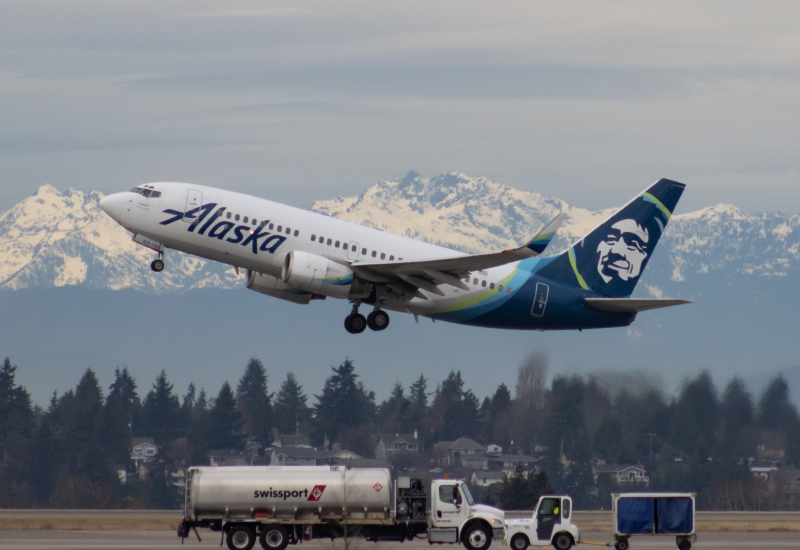 Photo of N622AS - Alaska Airlines Boeing 737-700 at SEA on AeroXplorer Aviation Database