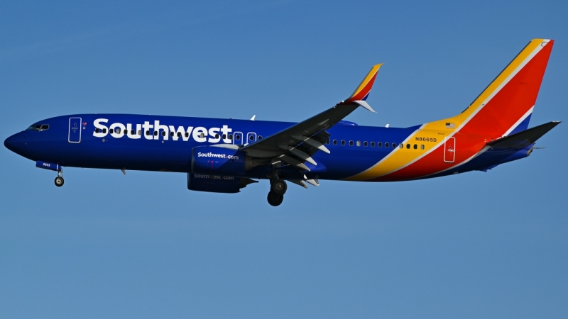 Photo of N8665D - Southwest Airlines Boeing 737-800 at DCA on AeroXplorer Aviation Database