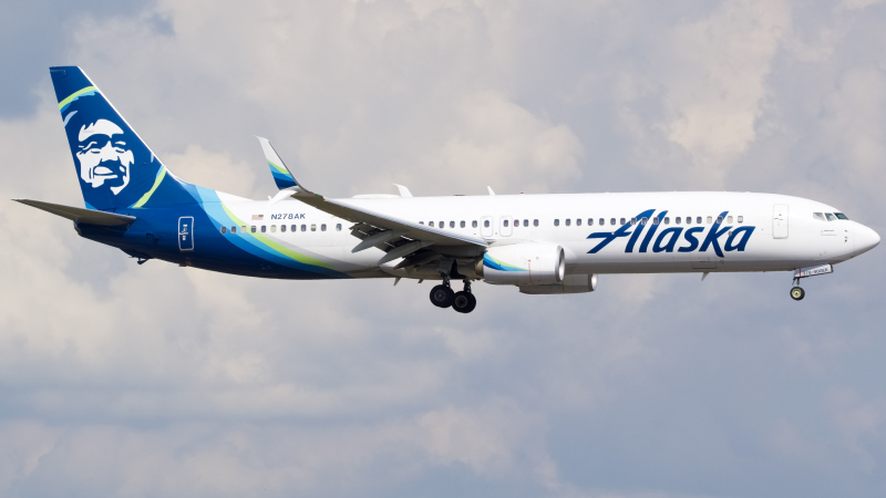 Photo of N278AK - Alaska Airlines Boeing 737-900ER at MCO on AeroXplorer Aviation Database