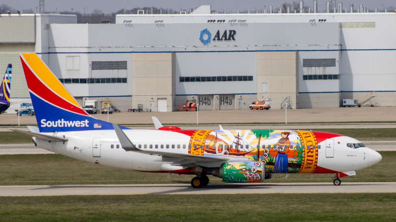 Photo of N945WN - Southwest Airlines  Boeing 737-700 at IND on AeroXplorer Aviation Database