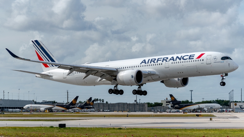 Air France Airbus A350-900 F-HTYB