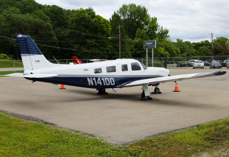 Photo of N141DD - PRIVATE Piper PA-32 at LUK on AeroXplorer Aviation Database