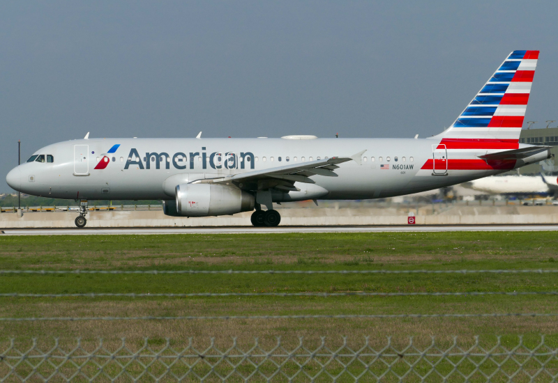 Photo of N601AW - American Airlines Airbus A320 at AUS on AeroXplorer Aviation Database