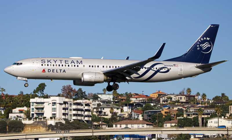 Photo of N381DN - Delta Airlines Boeing 737-800 at SAN on AeroXplorer Aviation Database