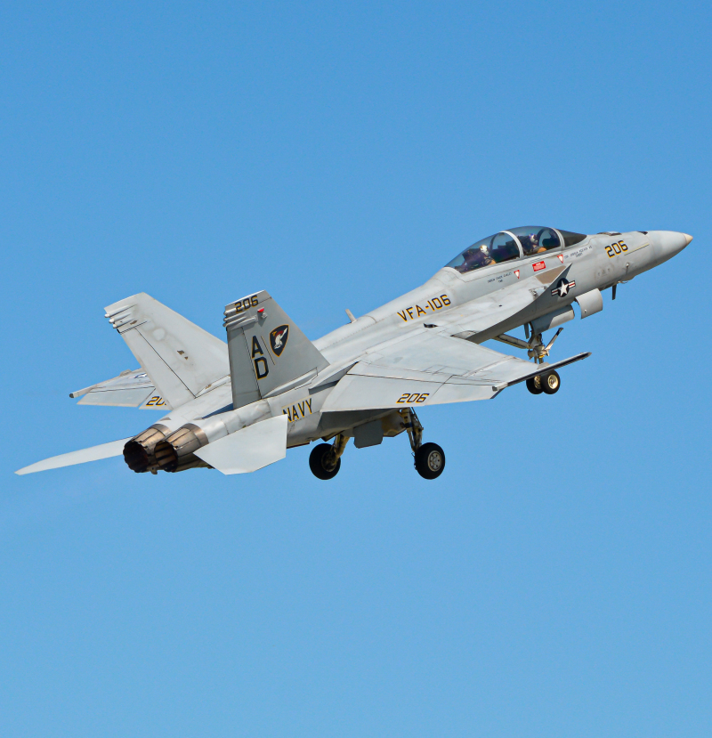 Photo of 165887 - US Navy Boeing F/A-18E/F Super Hornet at BKL on AeroXplorer Aviation Database