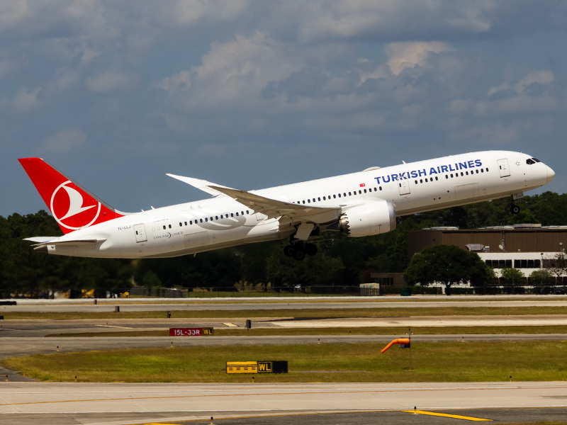 Photo of TC-LLJ - Turkish Airlines Boeing 787-9 at IAH on AeroXplorer Aviation Database