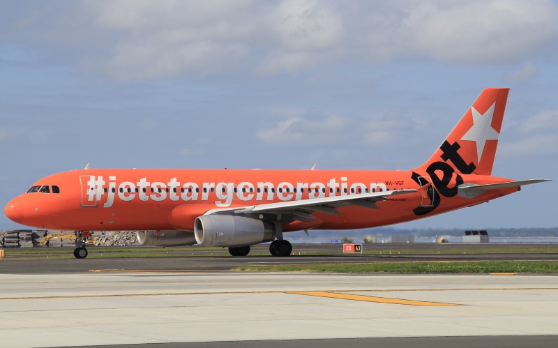 Photo of VH-VGF - JetStar Airways Airbus A320 at AKL on AeroXplorer Aviation Database