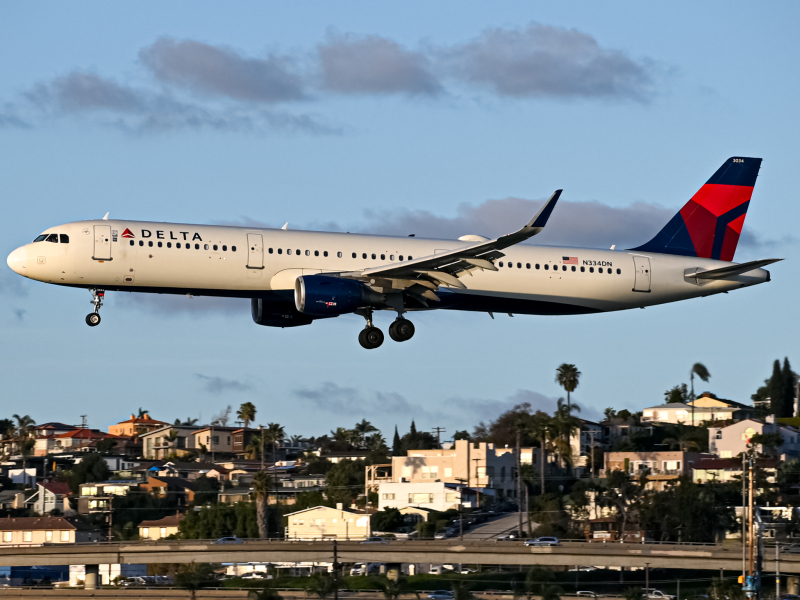Photo of N334DN - Delta Airlines Airbus A321-200 at KSAN on AeroXplorer Aviation Database