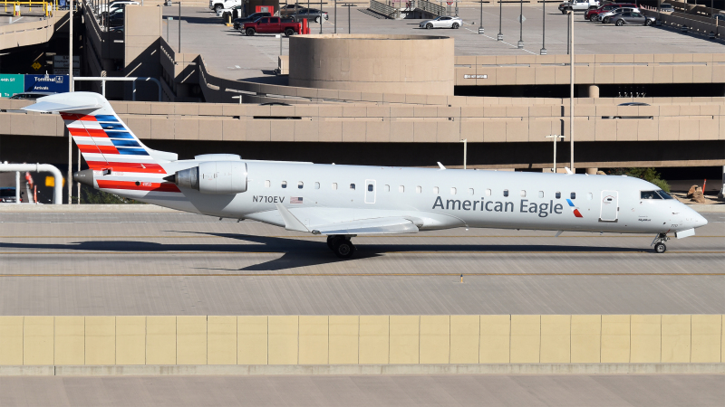 Photo of N710EV - American Eagle Mitsubishi CRJ-700 at PHX on AeroXplorer Aviation Database