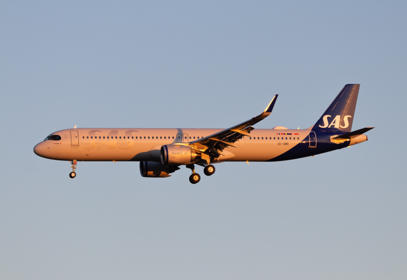 Photo of SE-DMR - Scandinavian Airlines Airbus A321LR at IAD on AeroXplorer Aviation Database