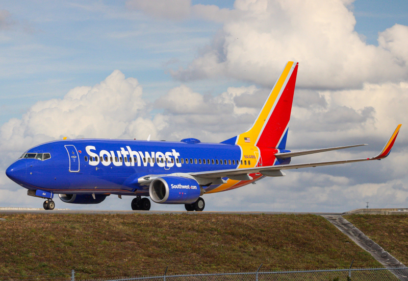 Photo of N414WN - Southwest Airlines Boeing 737-700 at MCO on AeroXplorer Aviation Database