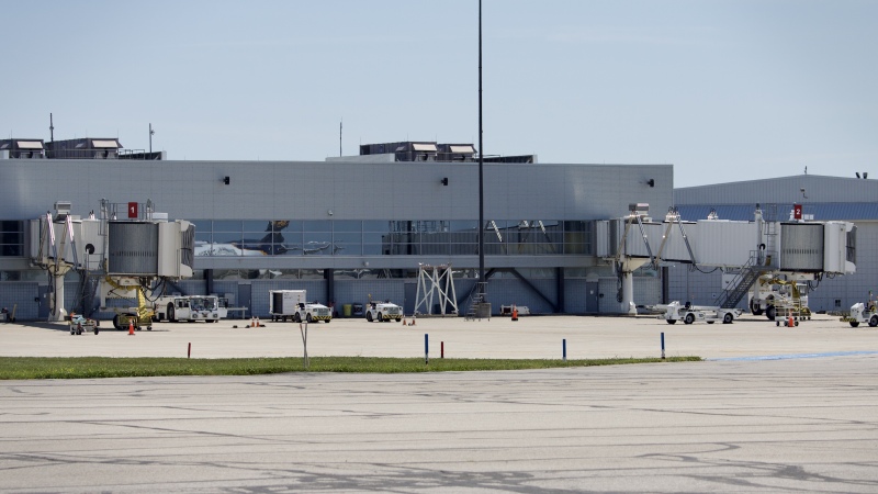 Photo of KLCK - Airport Photo at LCK on AeroXplorer Aviation Database