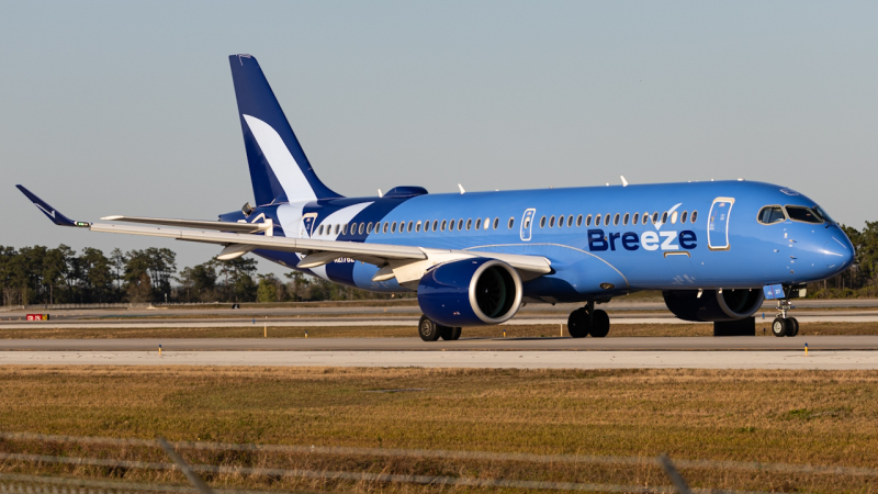 Photo of N217BZ - Breeze Airways Airbus A220-300 at MCO on AeroXplorer Aviation Database