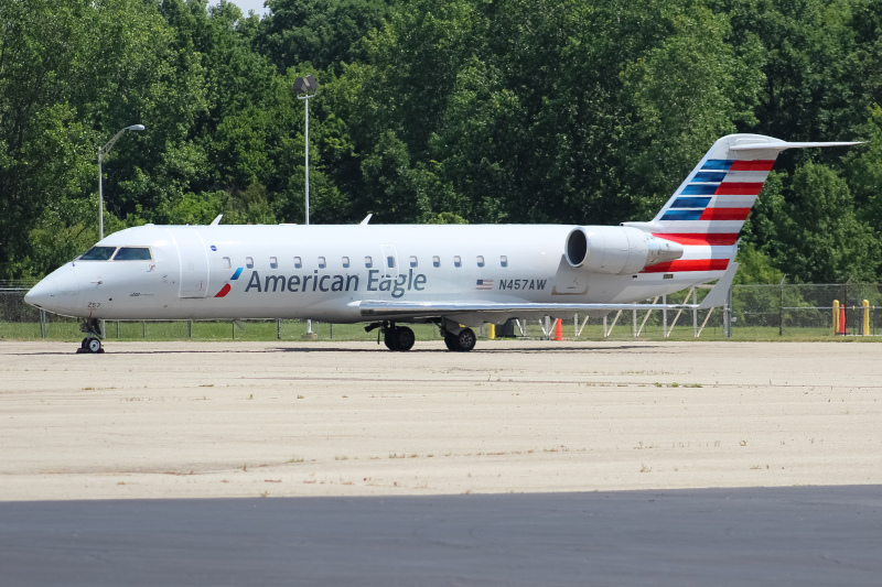 Photo of N457AW - American Eagle Mitsubishi CRJ-200 at DAY on AeroXplorer Aviation Database