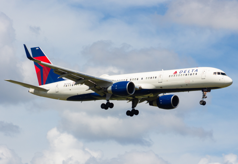 Photo of N7604Z - Delta Airlines Boeing 757-200 at TPA on AeroXplorer Aviation Database