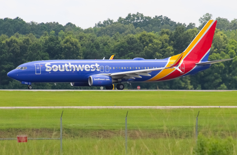 Photo of N8608N - Southwest Airlines Boeing 737-800 at SAV on AeroXplorer Aviation Database