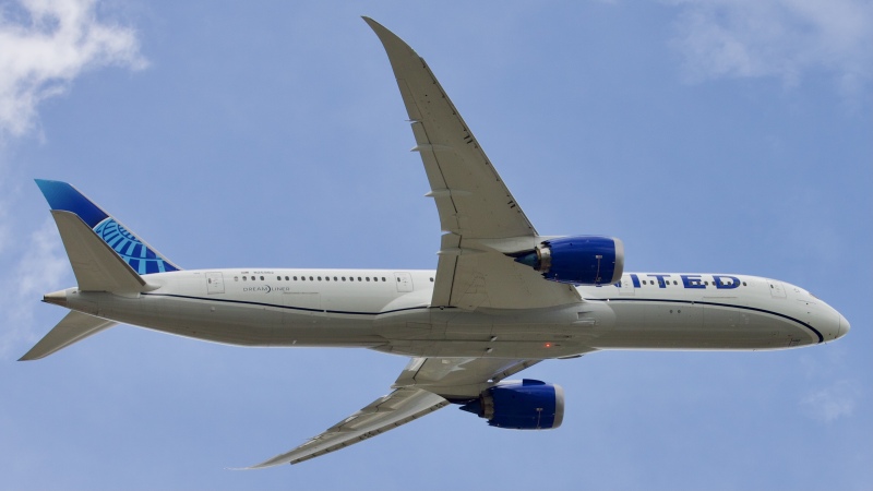 Photo of N25982 - United Airlines Boeing 787-9 at IAH on AeroXplorer Aviation Database