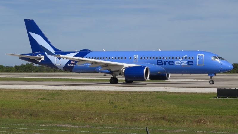 Photo of N216BZ - Breeze Airways Airbus A220-300 at MCO on AeroXplorer Aviation Database