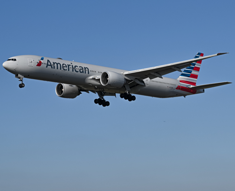 Photo of N725AN - American Airlines Boeing 777-300ER at KLAX on AeroXplorer Aviation Database