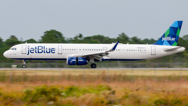 Photo of N975JT - JetBlue Airways Airbus A321-200 at MCO on AeroXplorer Aviation Database