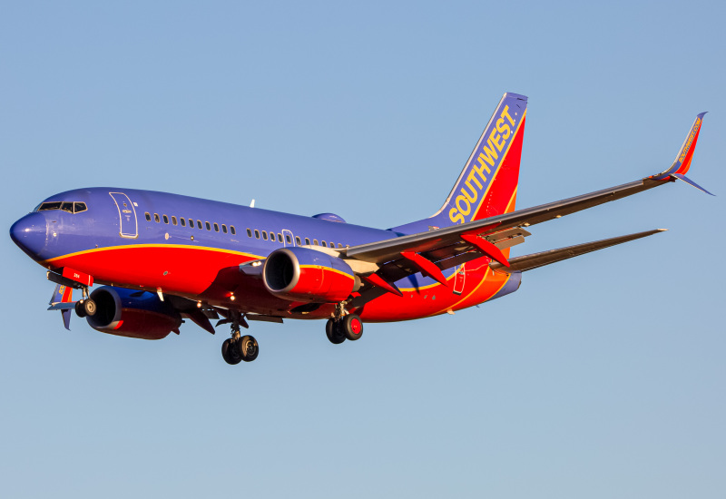 Photo of N284WN - Southwest Airlines Boeing 737-700 at BWI on AeroXplorer Aviation Database