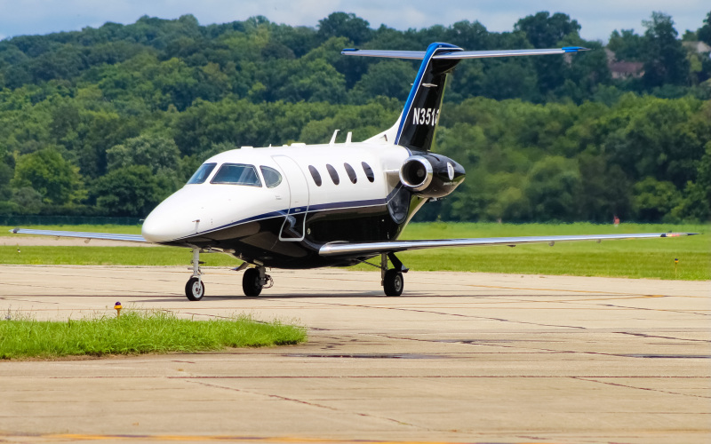 Photo of N351CW - PRIVATE Beechcraft Premier  at LUK on AeroXplorer Aviation Database