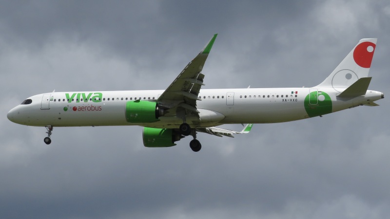 Photo of XA-VXO - VivaAerobus Airbus A321NEO at MCO on AeroXplorer Aviation Database